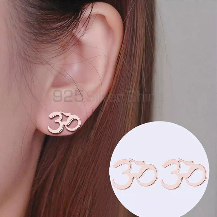 Best Collection Om Symbol Stud Earring In Sterling Silver SMME556_3
