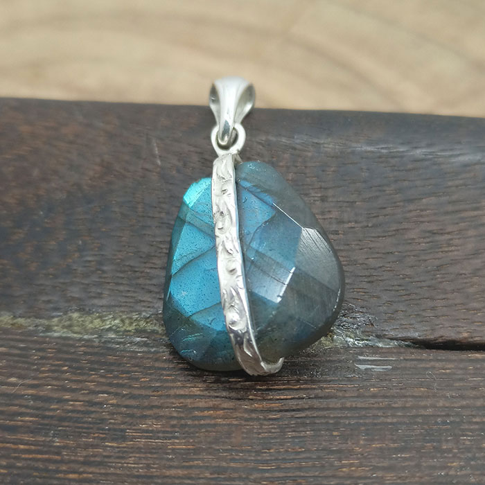 Blue Fire Bezel Labradorite Pendant In Sterling Silver 925NSP01_3