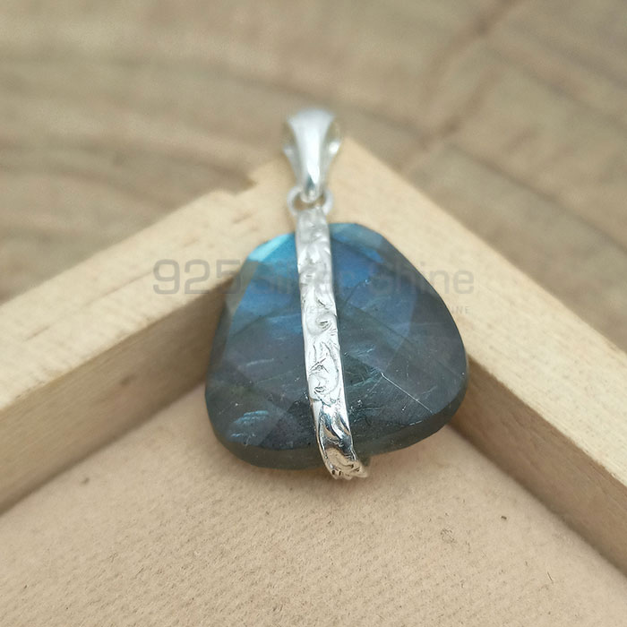 Blue Fire Bezel Labradorite Pendant In Sterling Silver 925NSP01_5