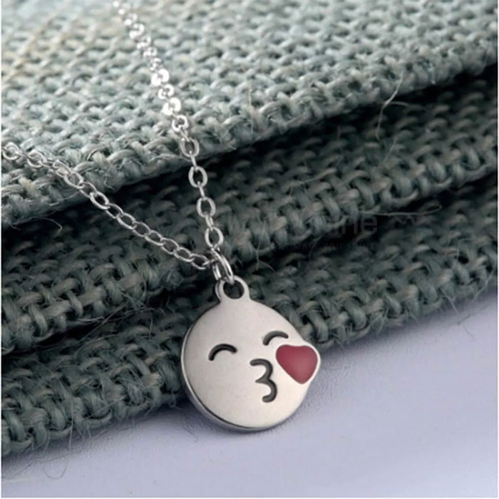 Face Love Emoji Charm Necklace In Sterling Silver SMMN438