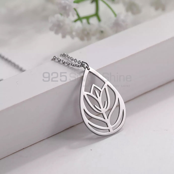 Flower Design Fashionable Necklace In Sterling Silver FWMN214