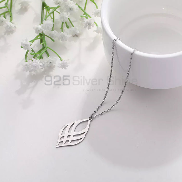 Minimalist Flower Necklace In Sterling Silver FWMN218