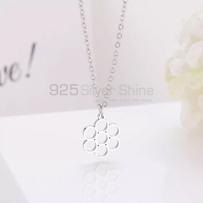 Stunning Flower Design Chain Necklace In Sterling Silver FWMN212