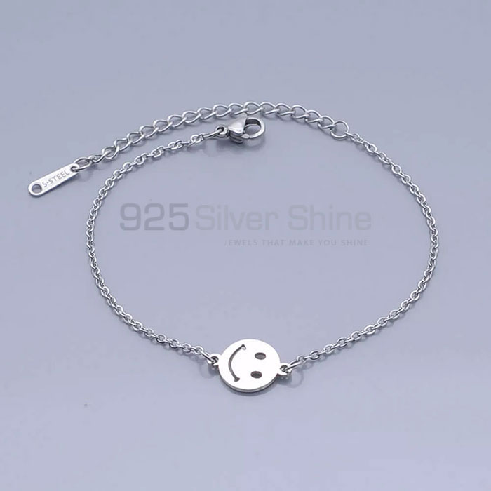 Stunning Smiley Face Charm Bracelet In 925 Silver SMMB427
