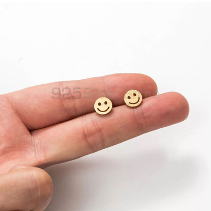 Stylish Smiley Charm Stud Earring In Sterling Silver SMME431_0